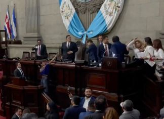 VIDEO: Diputadas Elena Motta y Greicy de León, protagonizan altercado en fracasada plenaria