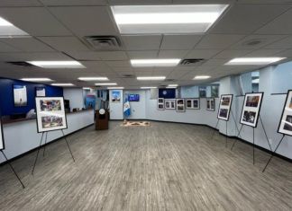 Exposición de fotografías sobre la Semana Santa en Guatemala en Nueva York. Foto La Hora: Minex