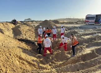 Cruz Roja y ONU condenan asesinato de 15 médicos y rescatistas palestinos por de tropas israelíes