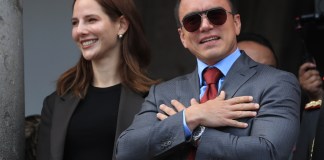 El mandatario de Ecuador, Daniel Noboa, se encuentra en Miami, Estados Unidos, y se prevé que regrese a su país este martes. Foto La Hora: EFE.
