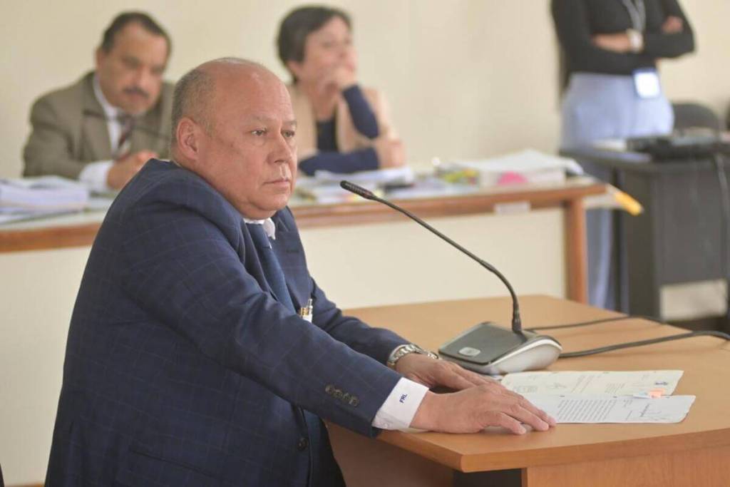 Exdiputado, Fidel Reyes Lee, acusa a exalcalde de intentar apropiarse del cargo. Foto La Hora: Fabricio Alonzo