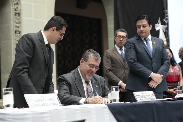Hasta el momento se desconoce si Arévalo viajará al Vaticano. Foto La Hora: Gobierno de Guatemala