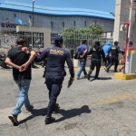 La PNC capturó a cuatro presuntos integrantes de la banda de saqueadores "Los Quichelenses", esto tras haber saqueado dos negocios en la zona 21 capitalina.