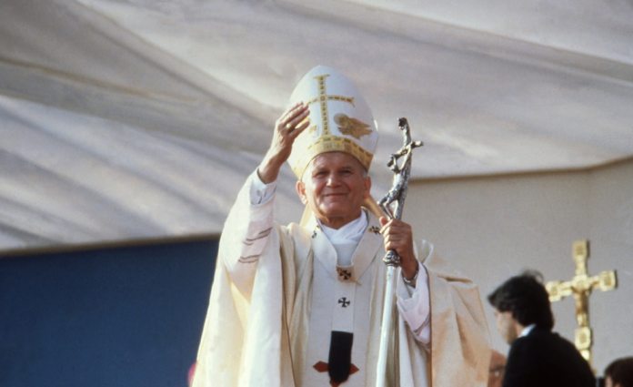 Karol Wojtyła, posteriormente conocido universalmente como Juan Pablo II. Foto La Hora: EFE/Archivo