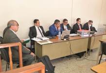 Exfiscal Stuardo Campo continua en juicio ante el Tribunal Décimo de Sentencia Penal. Foto La Hora: Fabricio Alonzo