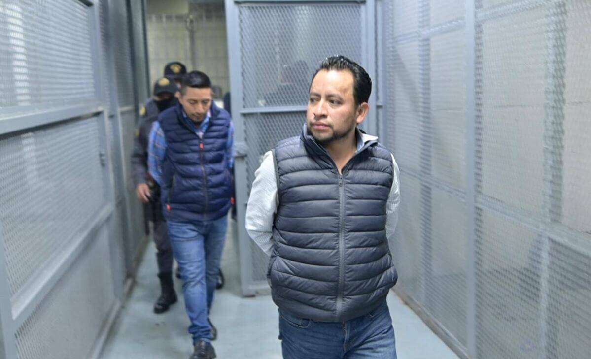 Tras esperar a jueza, MP logra que liguen a Pacheco y Chaclán por terrorismo y obstaculización a la acción penal