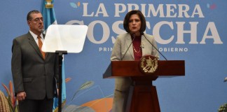 Autoridades Ancestrales catalogan como "inmoral" la no reducción del salario de la vicepresidenta Karin Herrera.