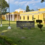 El Mineduc lanza convocatoria para más de 11 mil plazas vacantes para maestros a nivel prerpimaria y primaria. Foto La Hora: Archivo