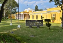 El Mineduc lanza convocatoria para más de 11 mil plazas vacantes para maestros a nivel prerpimaria y primaria. Foto La Hora: Archivo