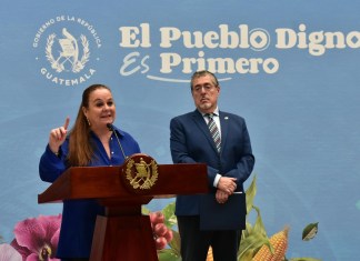 Ministra de educacion Anabella Giracca