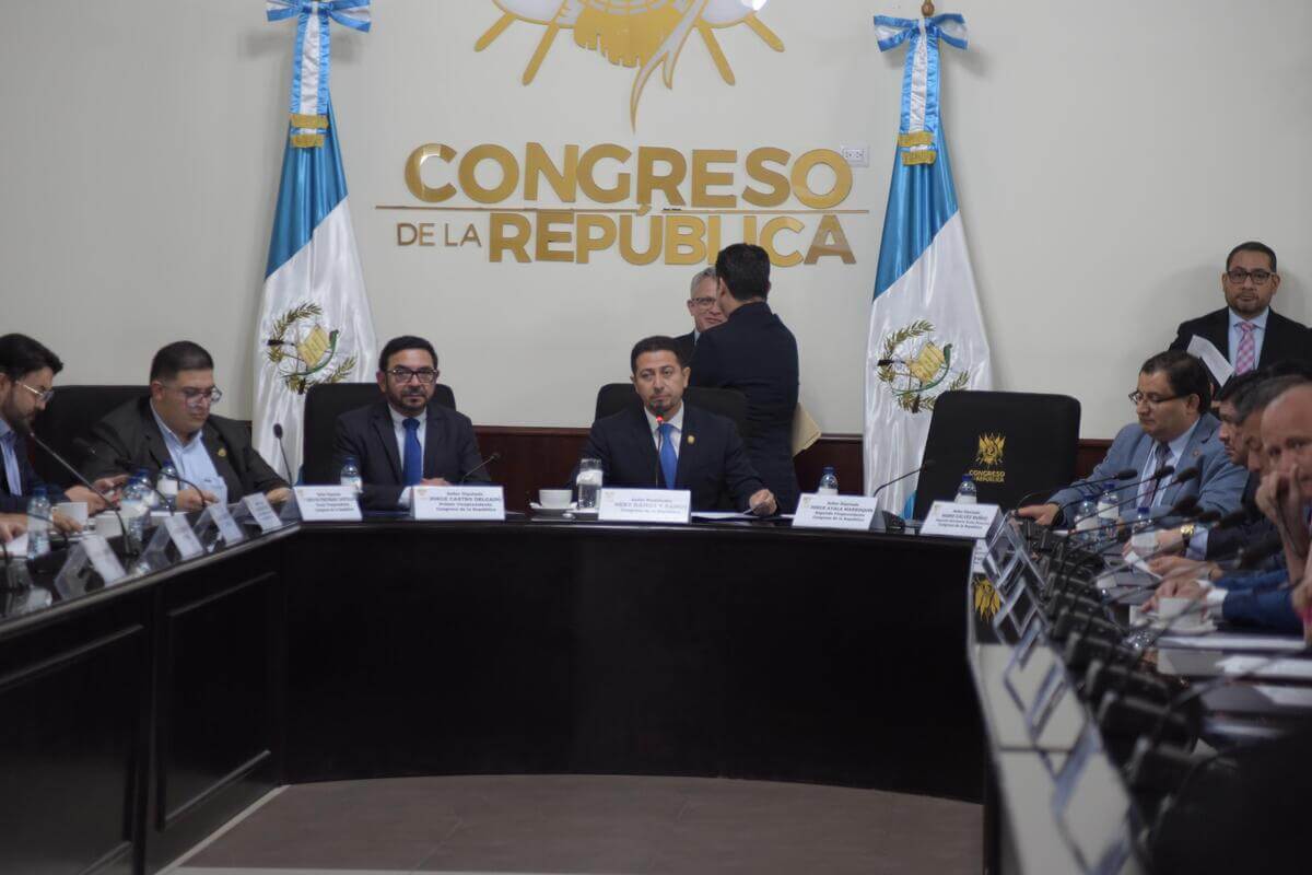 Junta Directiva aplaza pago de sueldo a diputados por disputa de incremento salarial