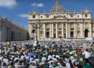 «Nunca podrá haber paz si no aprendemos a perdonarnos unos a otros», la frase de Francisco que se recuerda en la misa en el Vaticano