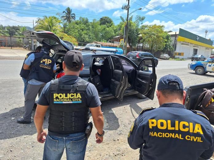 PNC captura a mujer que trasportaba armas y más de 600 municiones en Izabal