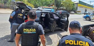 PNC captura a mujer que trasportaba armas y más de 600 municiones en Izabal