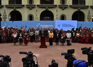 Presidente Bernardo Arevalo y Autoridades Ancestrales