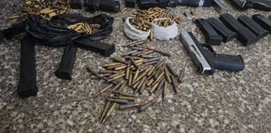 PNC investiga red de alquiler de armas dirigida por reos para cometer crímenes fuera de las cárceles. Foto: La Hora: Archivo.