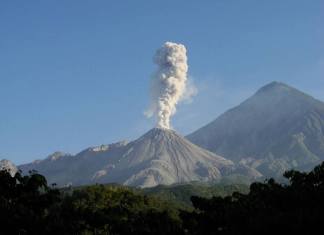 Volcanes Santiaguito y Santa María.
