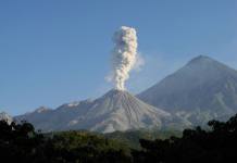 Localizan a salvo a dos turistas extraviados en el volcán Santa María en Quetzaltenango Volcanes Santiaguito y Santa María.