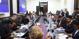El ministro de Comunicaciones, Miguel Díaz, acudió a una citación en el Congreso de la República. Foto: Congreso de la República