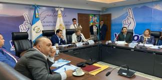 Los diputados Cándido Leal y Lucrecia Marroquín De Palomo impulsan cerrar Conjuve. Foto: La Hora