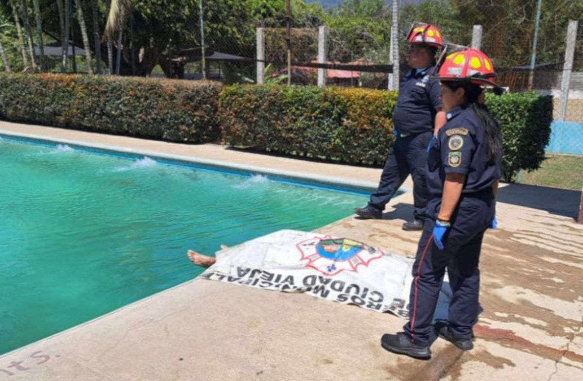 Hombre en presunto estado de ebriedad fallece tras ahogarse en una piscina en Sacatepéquez