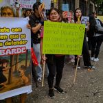Guatemaltecos manifestaron frente al Congreso contra el maltrato animal. Foto La Hora: Daniel Ramírez.