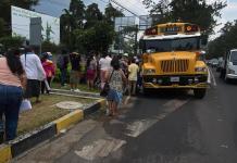 Repiten patrón: manifestantes se retiran en buses particulares tras protesta con multipeticiones