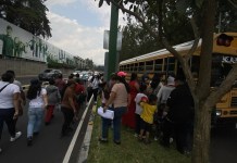 En imágenes: De zona 9 a zona 15, así se desarrolló la extraña manifestación este martes Personas realizaron una manifestación atípica durante este martes. Foto La Hora: José Orozco
