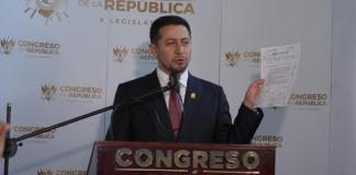 Nery Ramos expone la agenda propuesta por diputados Unionistas y de Vamos. Foto La Hora: José Orozco.