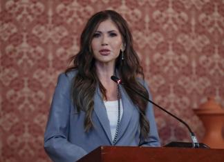 Foto de archivo de la secretaria de Seguridad Nacional de Estados Unidos, Kristi Noem, en una rueda de prensa en Bogotá (Colombia). EFE/ Carlos Ortega