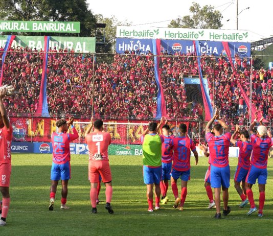 El club nacional municipal cierra su clasificación a la gran final que se van enfrentar al Club Antigua. Foto: Club Municipal