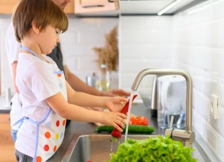 MSPAS alerta sobre enfermedades por alimentos en escuelas | Recomienda a padres y maestros mejorar la higiene al preparar loncheras para prevenir infecciones como salmonella o hepatitis A en niños.