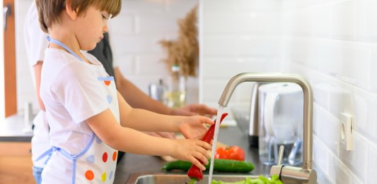MSPAS alerta sobre enfermedades por alimentos en escuelas | Recomienda a padres y maestros mejorar la higiene al preparar loncheras para prevenir infecciones como salmonella o hepatitis A en niños.