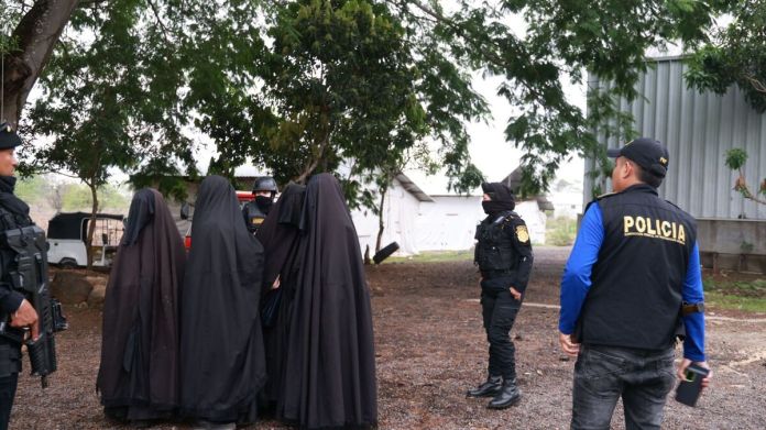 MP y PGN realizan el rescate de 4 menores con alerta Alba-Keneth, mismos pertenecientes a la secta Lev Tahor