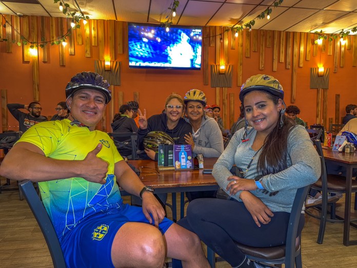 Descubre la ciudad de una forma diferente con Pedaleando Ando. Gastronomía, cultura e historia se unen en un tour guiado en bicicleta por los rincones más emblemáticos de la Ciudad de Guatemala. Foto: Municipalidad de Guatemala