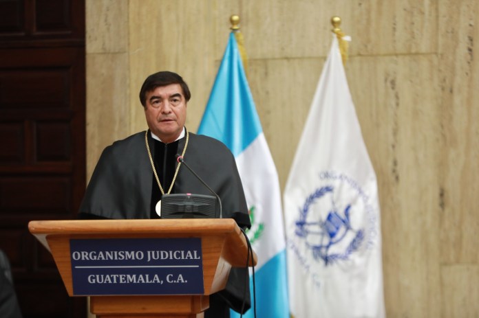 El presidente del Organismo Judicial y la Corte Suprema de Justicia, Teódulo Cifuentes. Foto: La Hora / OJ. 