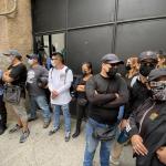 Ante la llegada de la sesión plenaria del Congreso de la República, diversos grupos de manifestantes se han hecho presentes frente al recinto bloqueado e intimidando a las personas en el lugar.