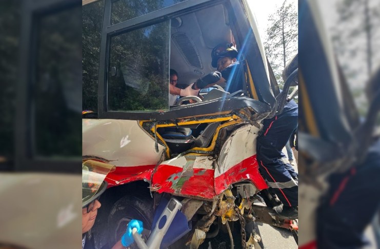 Bomberos Voluntarios informaron sobre un hecho de tránsito en la ruta Interamericana este sábado 31 de mayo. Foto La Hora: Bomberos Voluntarios.