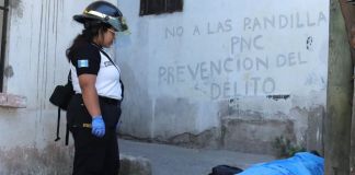 Ataque armado registrado en zona 18. Foto La Hora: Bomberos Voluntarios