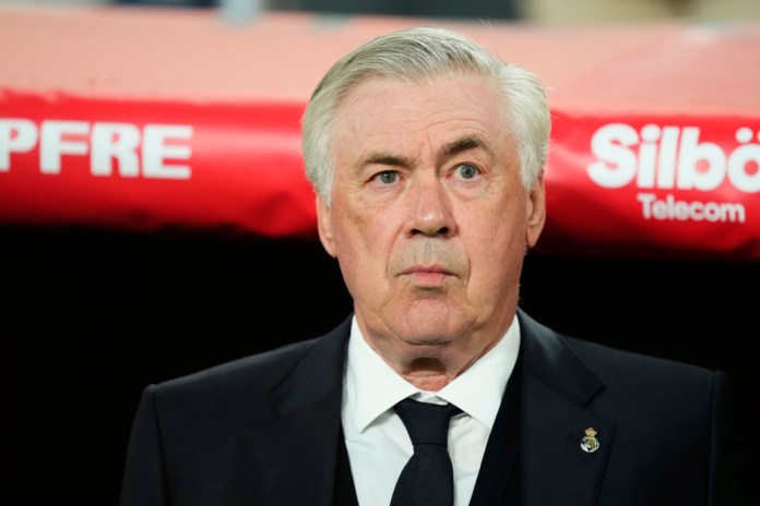 Ancelotti previo al comienzo de la final de la Copa del Rey contra el Barcelona, el sábado 26 de abril de 2025. Foto La Hora: AP.