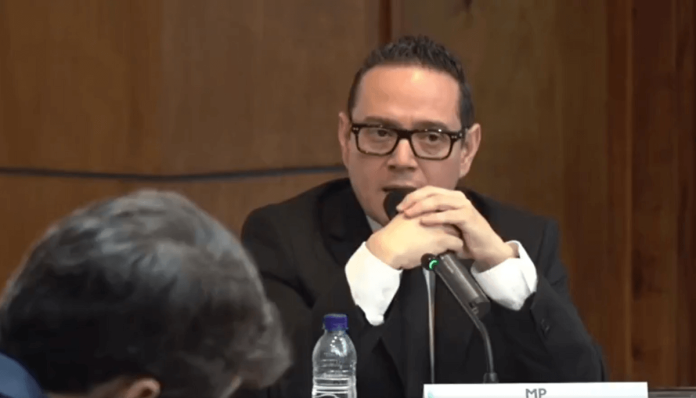 Angel Pineda cuestiona a medios de comunicacion y al Presidente por opinar de lo que no tienen conocimiento Ángel Pineda cuestiona a medios de comunicación y al Presidente por opinar de lo que no tienen conocimiento