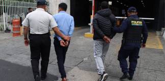 PNC captura a presuntos asaltantes en zona 9; uno salió en libertad hace dos días PNC captura a presuntos asaltantes en zona 9; uno había salido de prisión hace dos días
