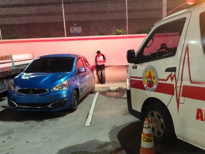 Ataque armado Ataque armado dejó herido de bala a un hombre de 25 años, según informaron los cuerpos de socorro. Foto La Hora: Bomberos Voluntarios