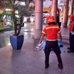 Una mujer fue asesinada en la zona 10 tras un altercado con desconocidos. Foto La Hora: Bomberos Municipales