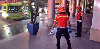 Una mujer fue asesinada en la zona 10 tras un altercado con desconocidos. Foto La Hora: Bomberos Municipales