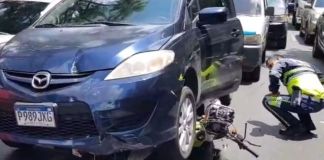 Conductor de vehículo atropella a un agente de EMIXTRA por huir de reten en zona 10