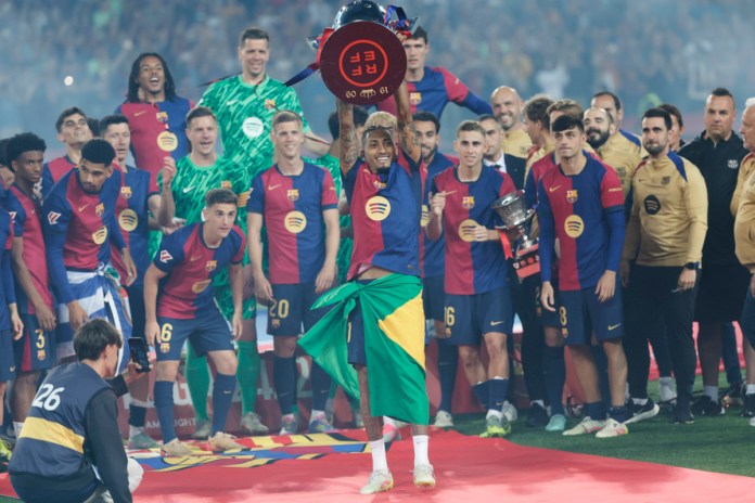 Spain Soccer La Liga FC Barcelona anunció la renovación de una de sus figuras, el brasileño Raphinha, por una temporada más, Foto La Hora: AP.