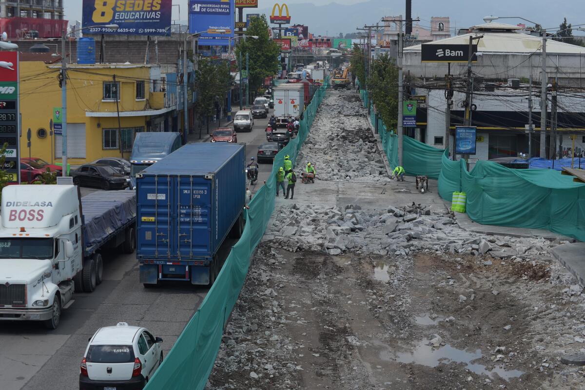 reparación de pavimento en la Calle Martí