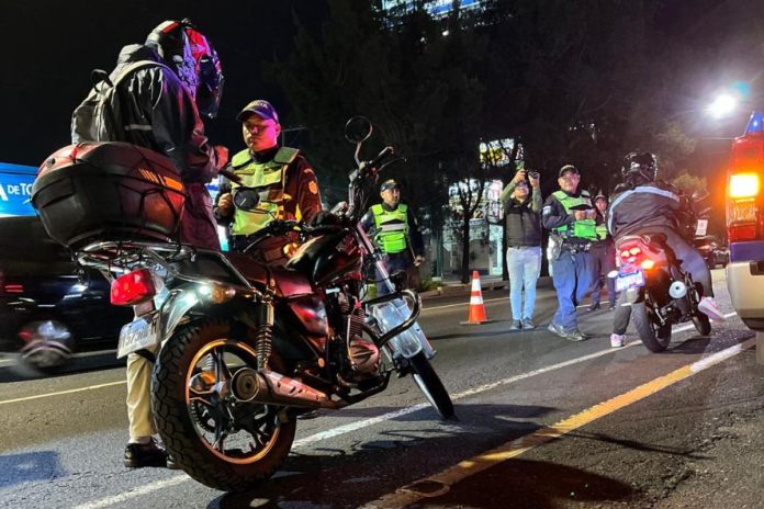 Carreras clandestinas CAES y Capital DT-PNC realiza operativos contra carreras clandestinas en la ciudad capital y Carretera a El Salvador (CAES).