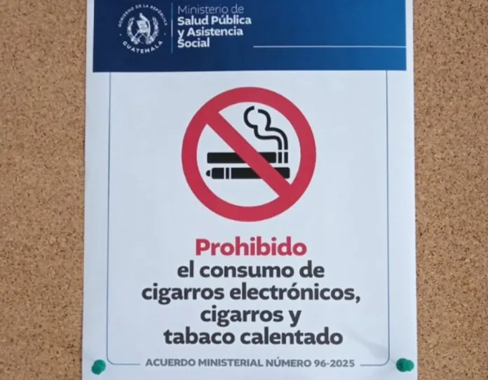 Cigarro (1) Ministerio de Salud prohíbe el uso de vapeadores y cigarros electrónicos en hospitales del país